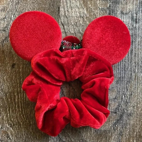 Disney Theme  | Christmas Scrunchies - Picture 3 of 5